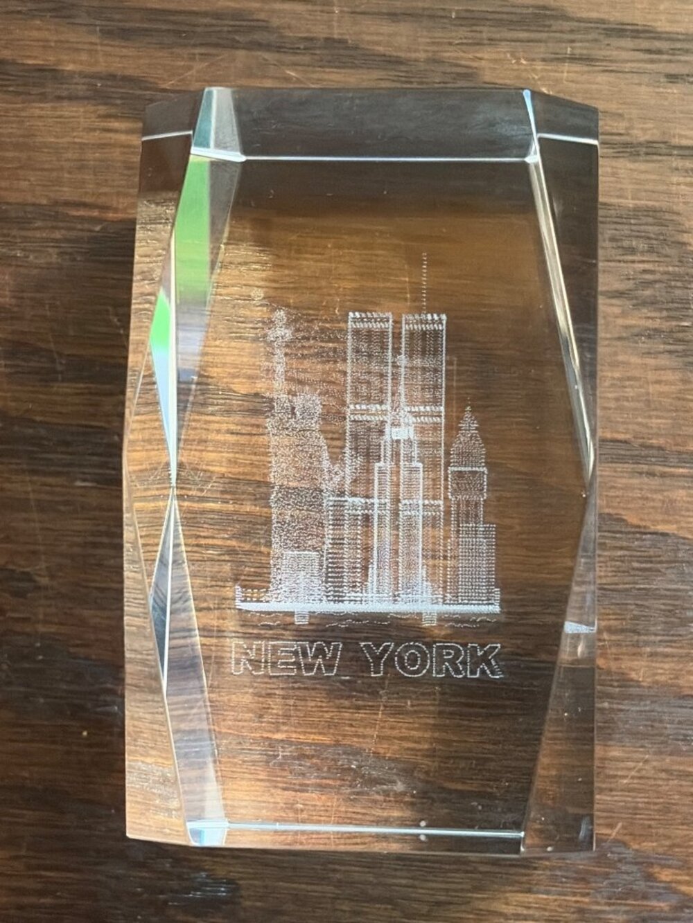 VTG New York City Laser-Etched Crystal Paperweight Twin Towers Statue Of Liberty
